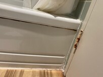 Hinges on bath door