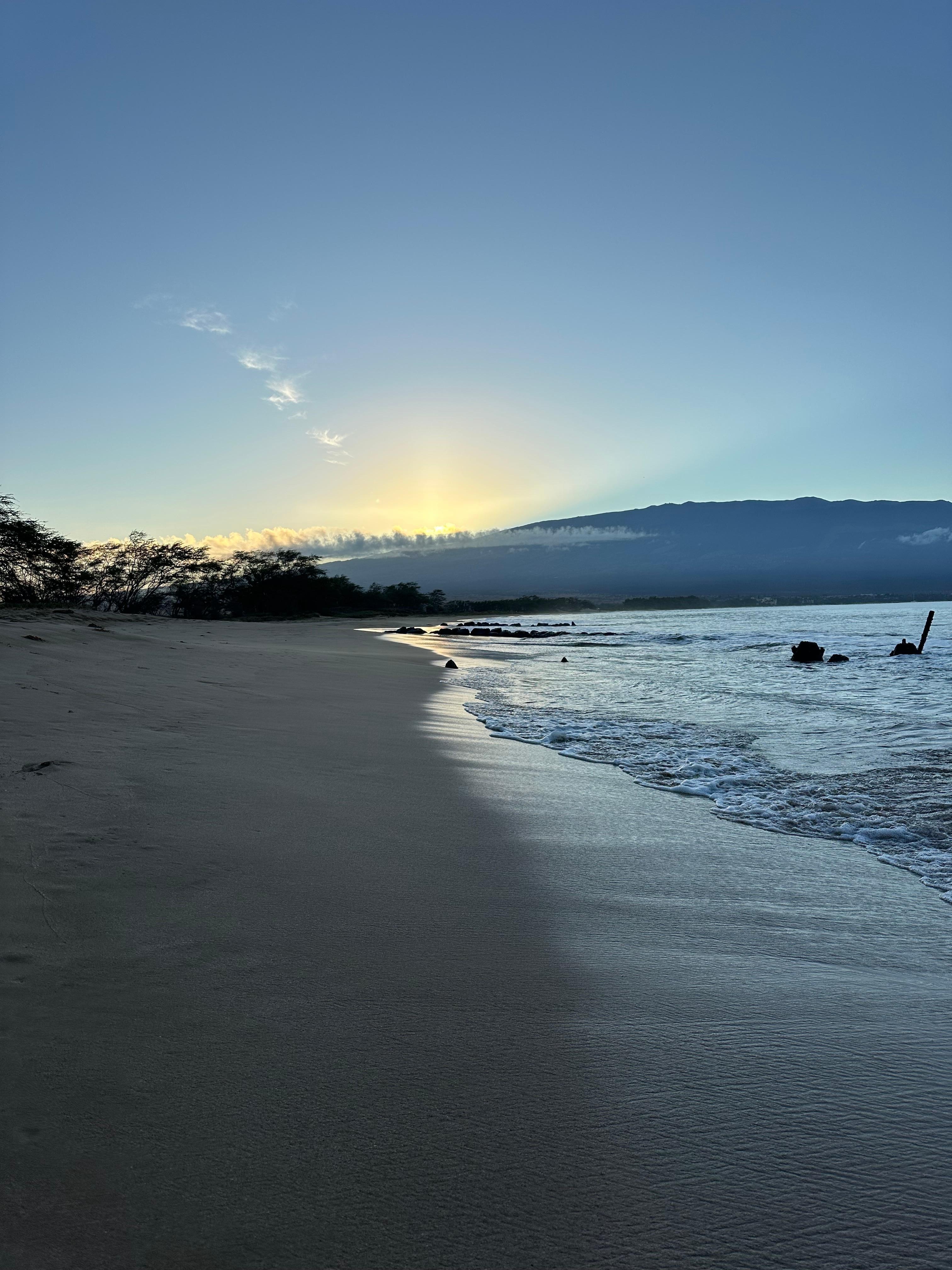 Early morning beach walk towards Kihei, the beach access is steps from the condo. 