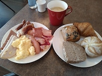 ビュッフェの朝食