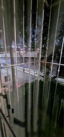 The rooms are noisy, it is next to the airport and the highway (which is active all night) so bring ear plugs.