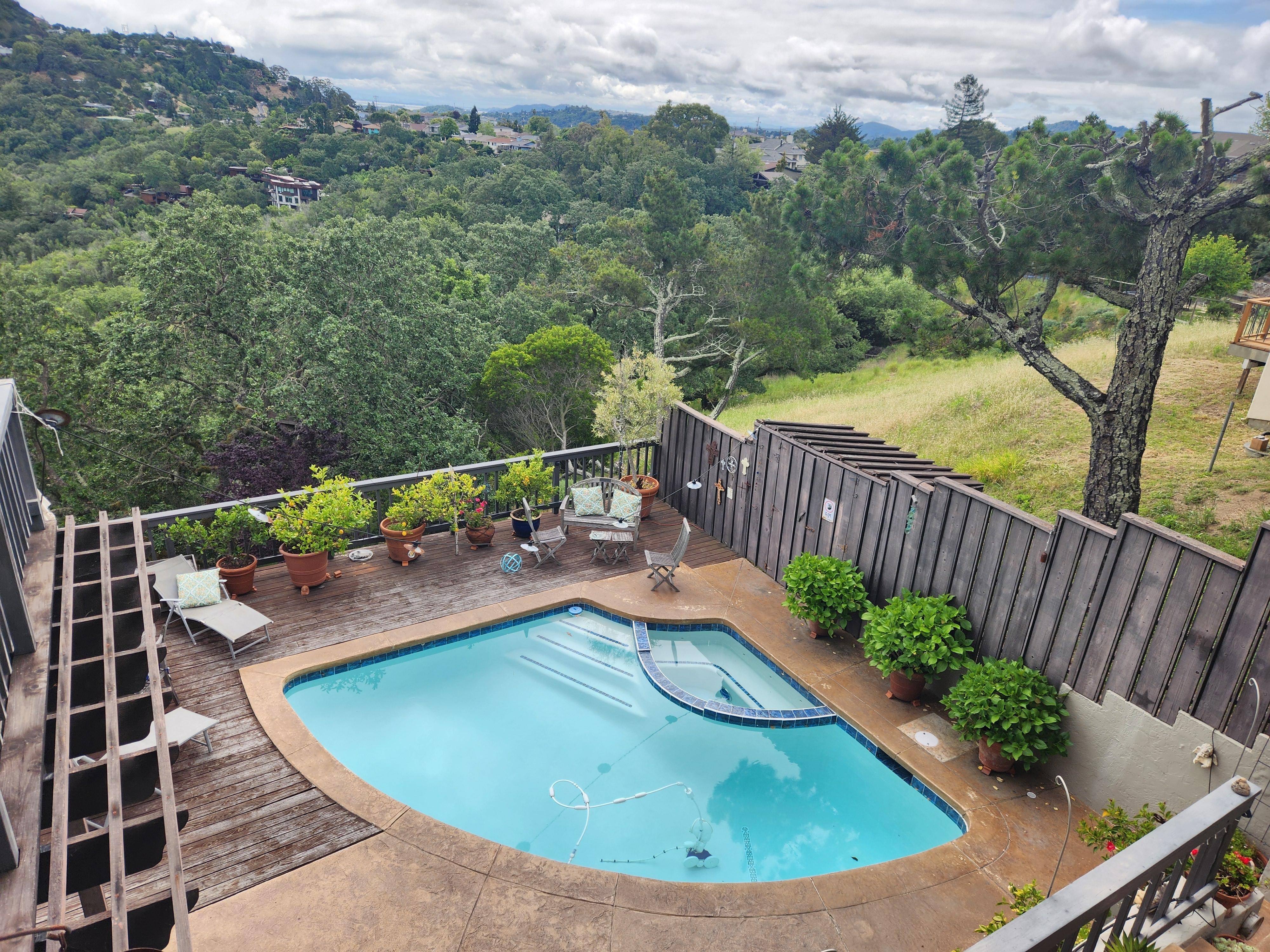 Lovely pool, hot tub and panoramic views.