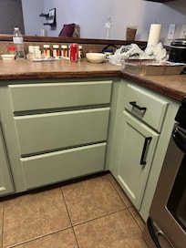 Example
Of drawer pulls missing or pulled off. More but were not photographed.