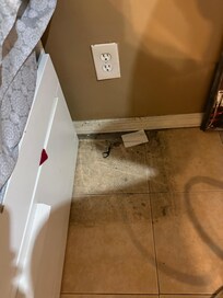 Dirty floor in unit