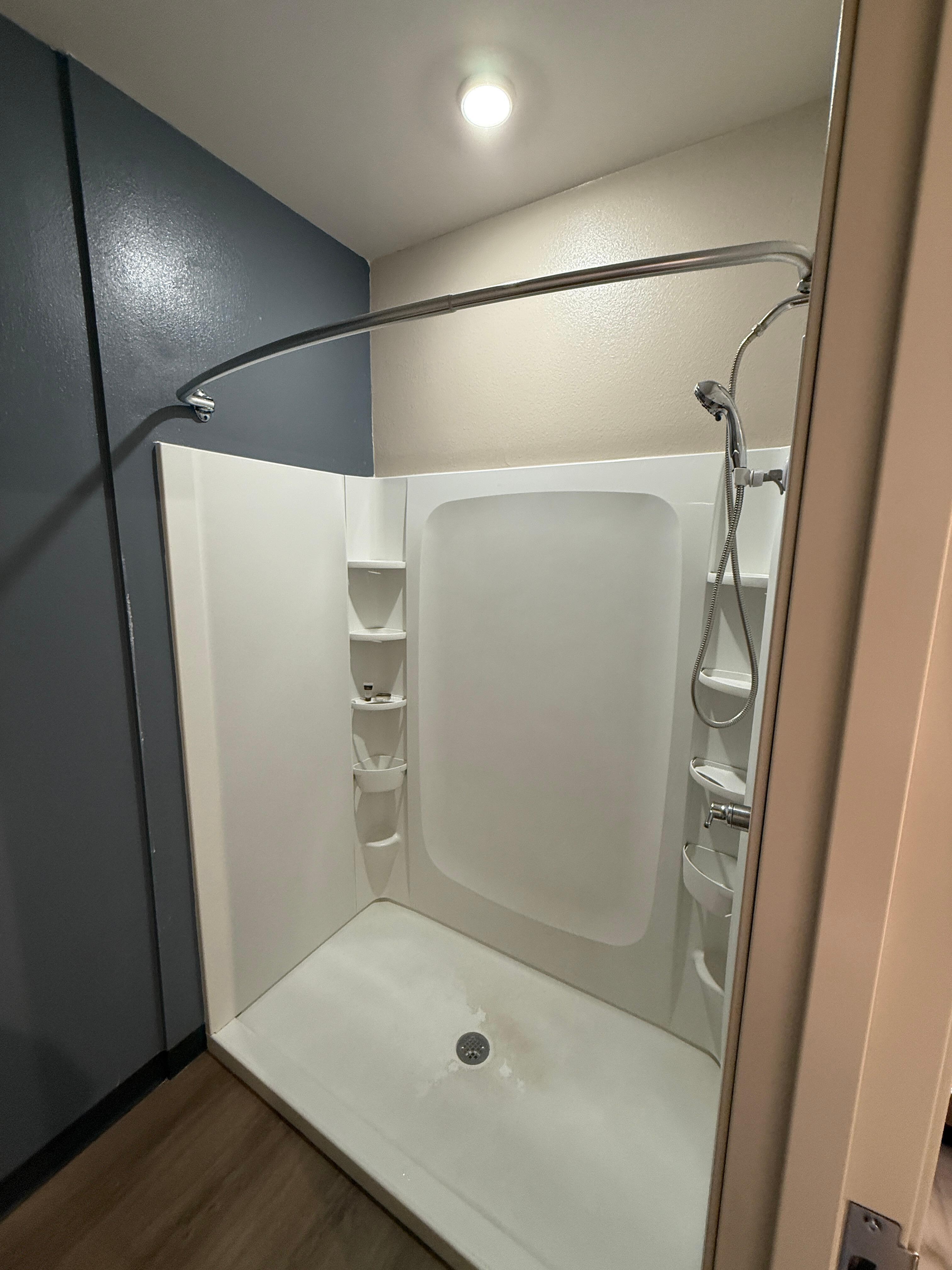 No shower Curtain