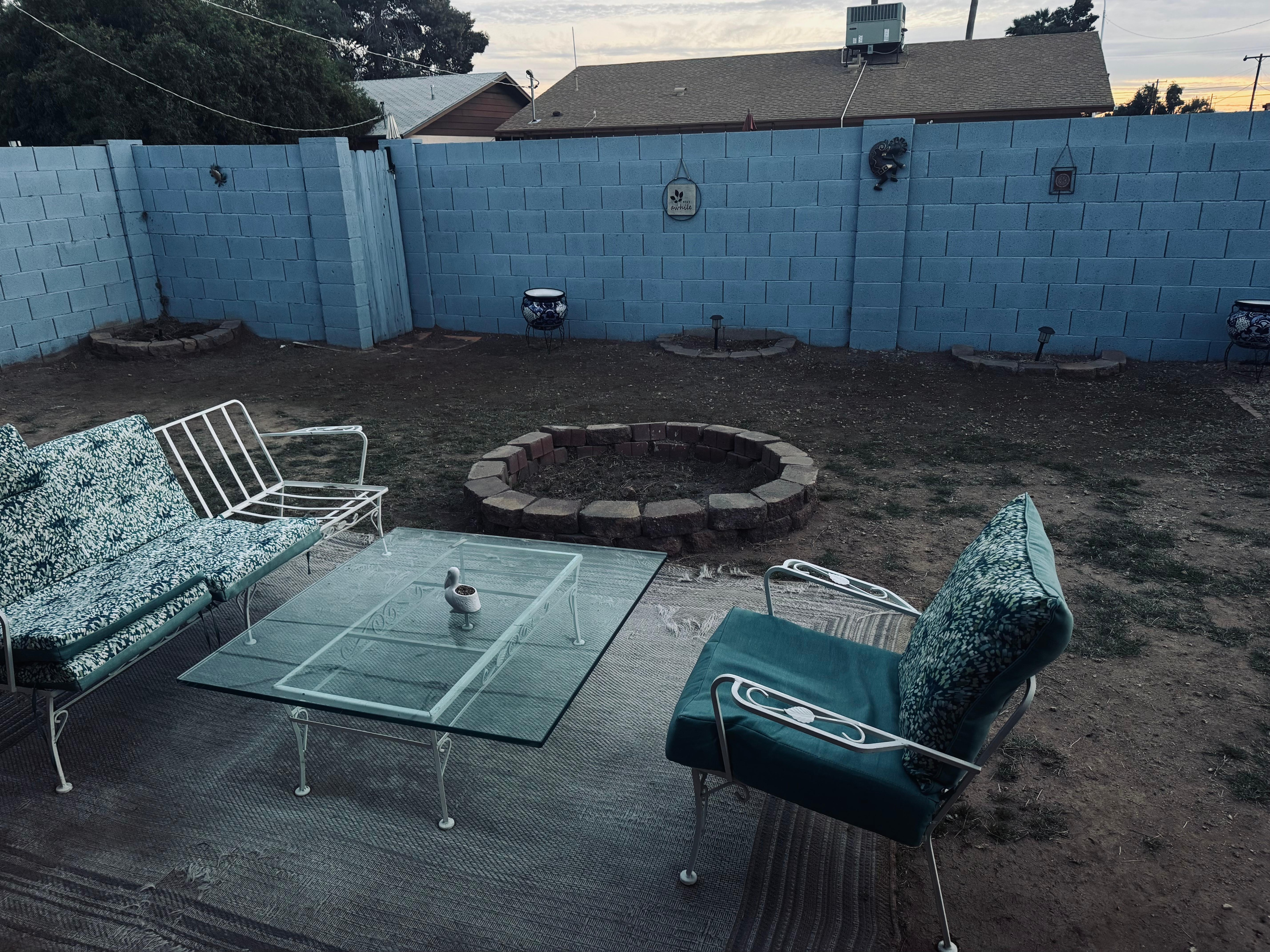 Dirt yard & gross outdoor furniture