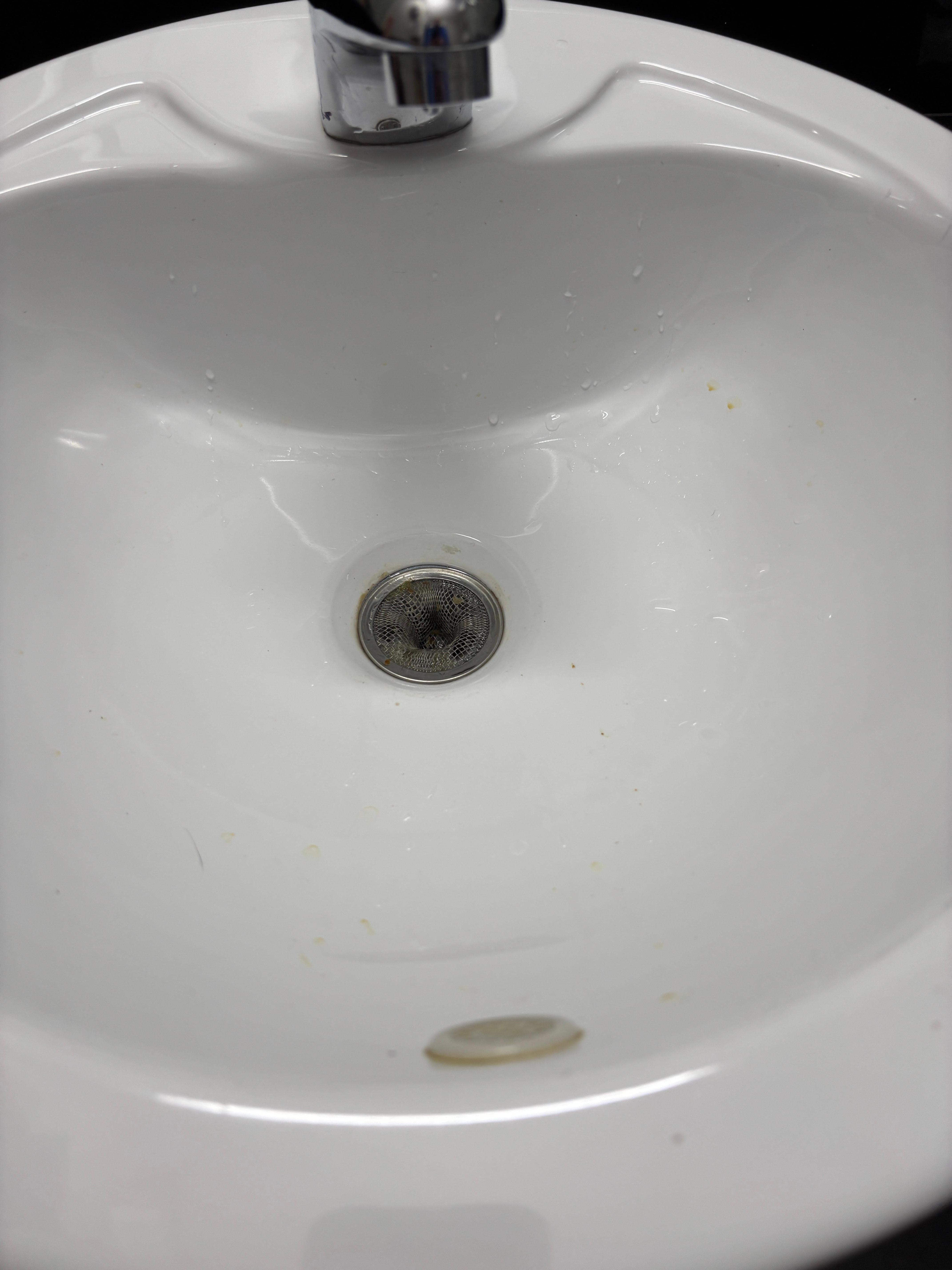 Dirty sink upon arrival