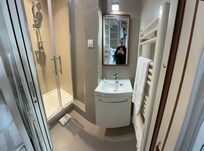 Their description of a 'full bathroom' - no toilet.