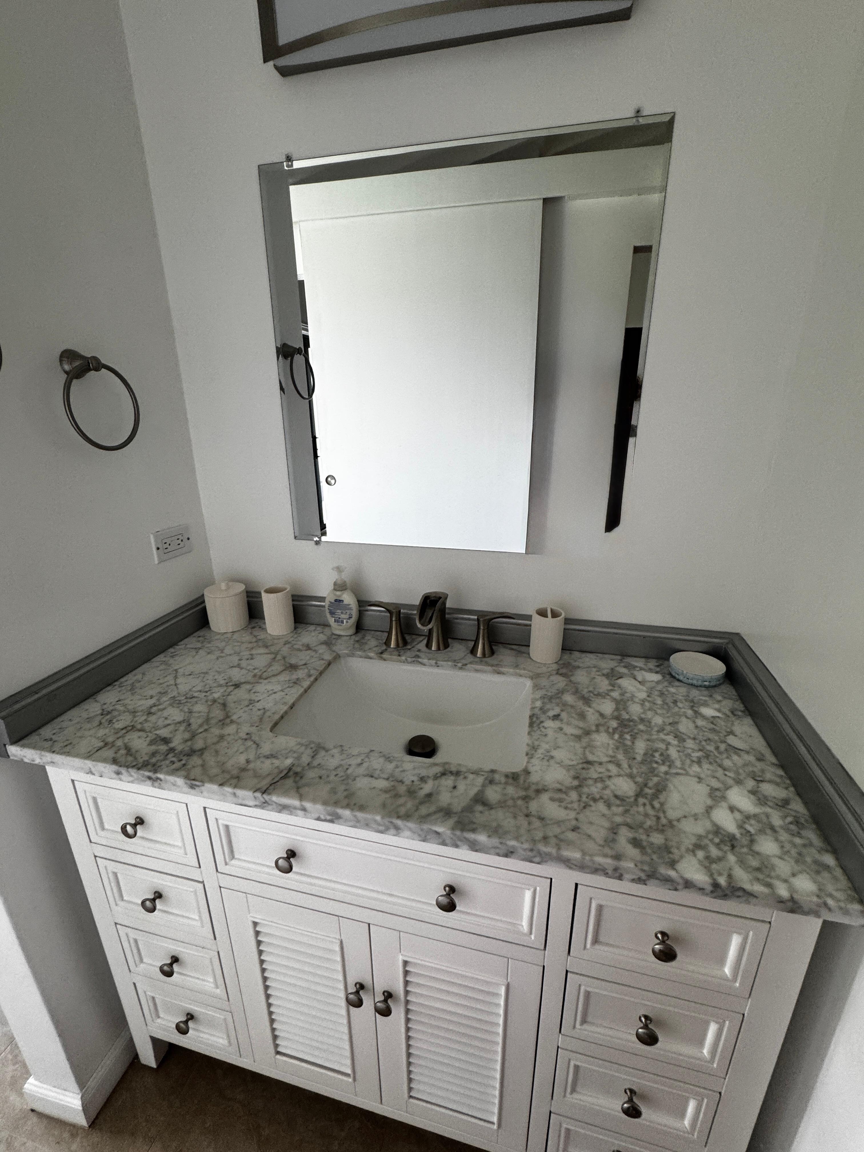 Bathroom vanity