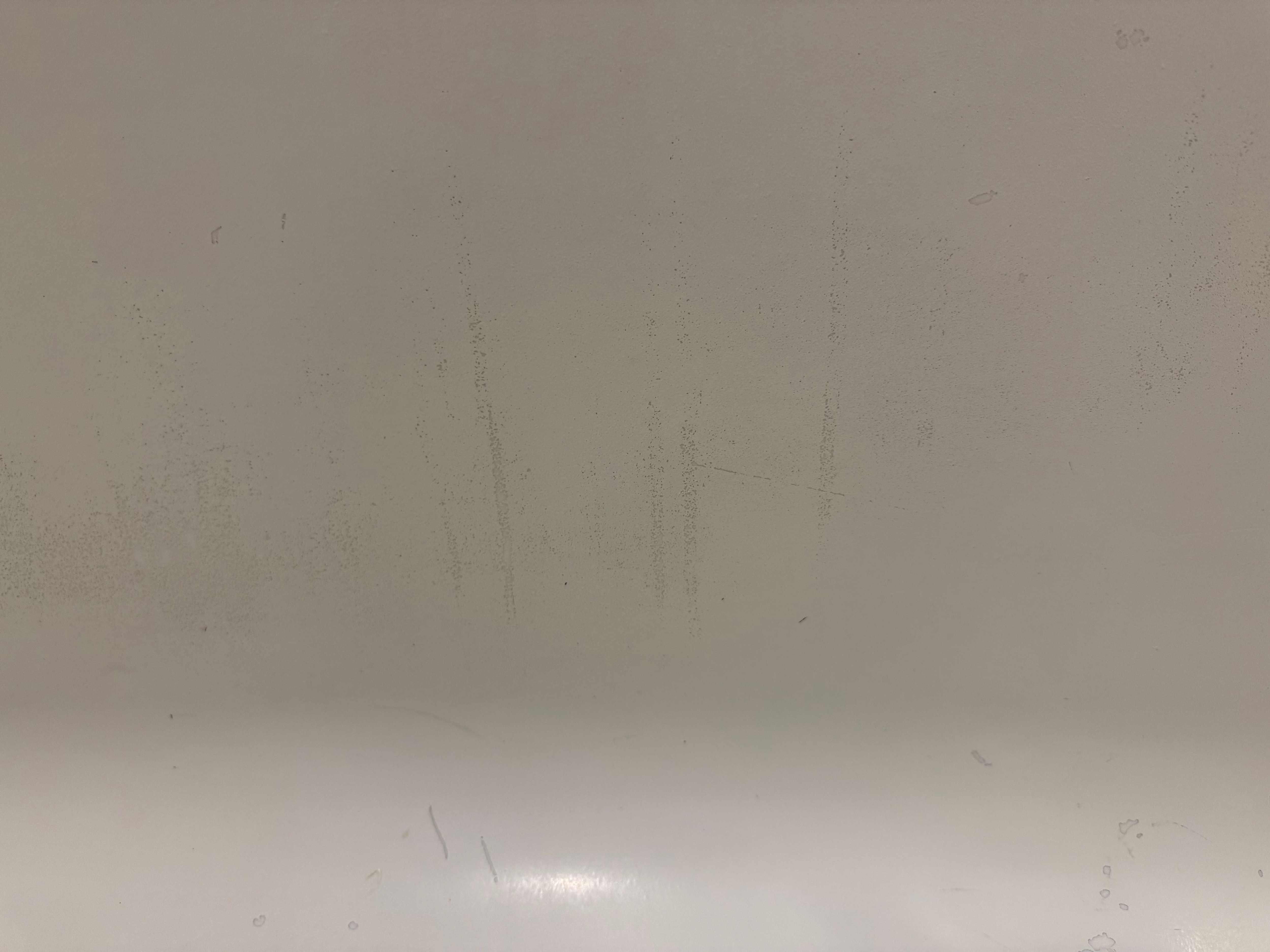 Stains in bathtub 