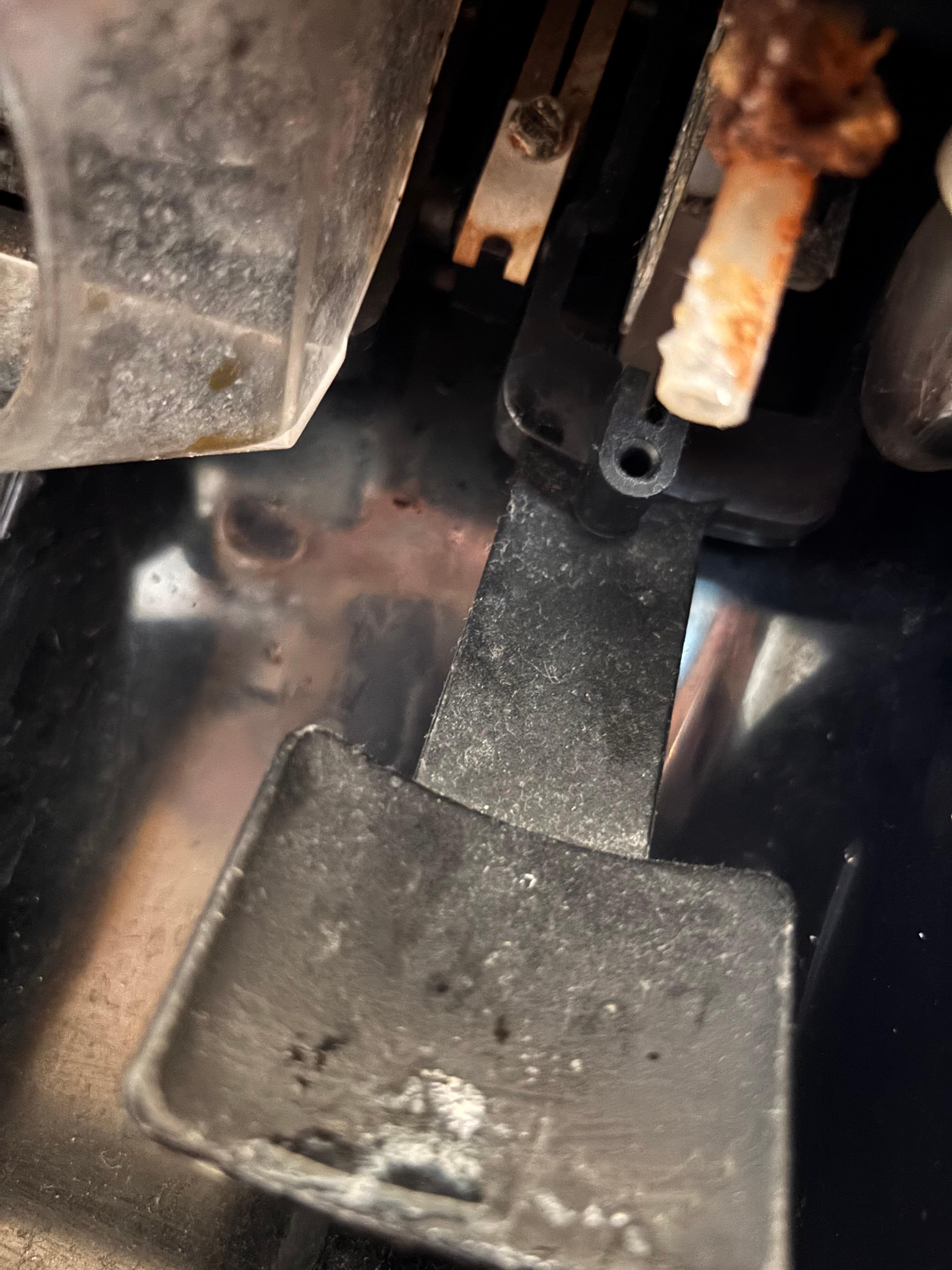 Refrigerator water dispenser 