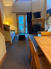 Living room/kitchen