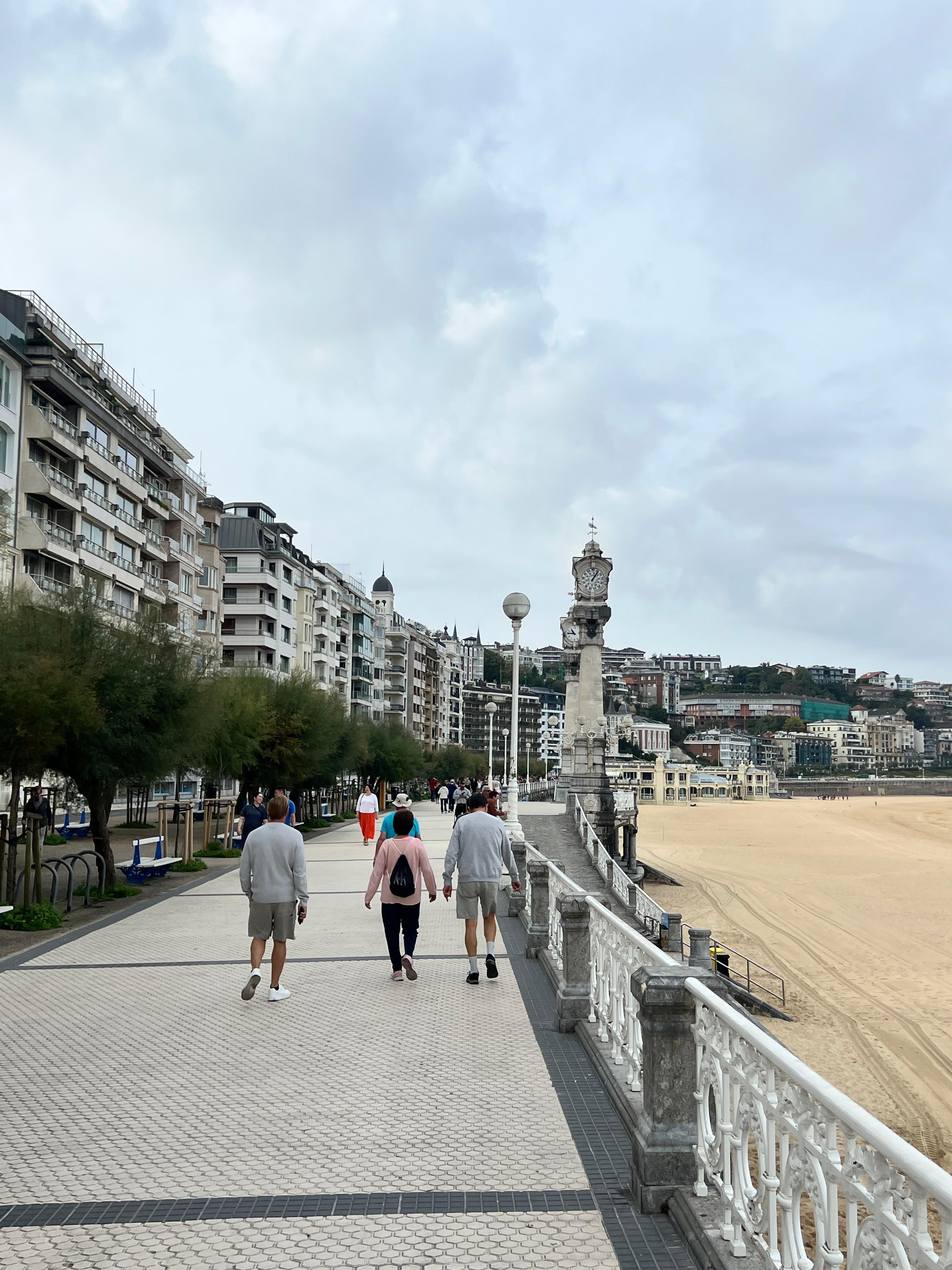 Boardwalk in front of hotel 