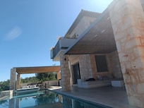 Villa pool