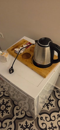 Dirty and not cleaned from previous guests.