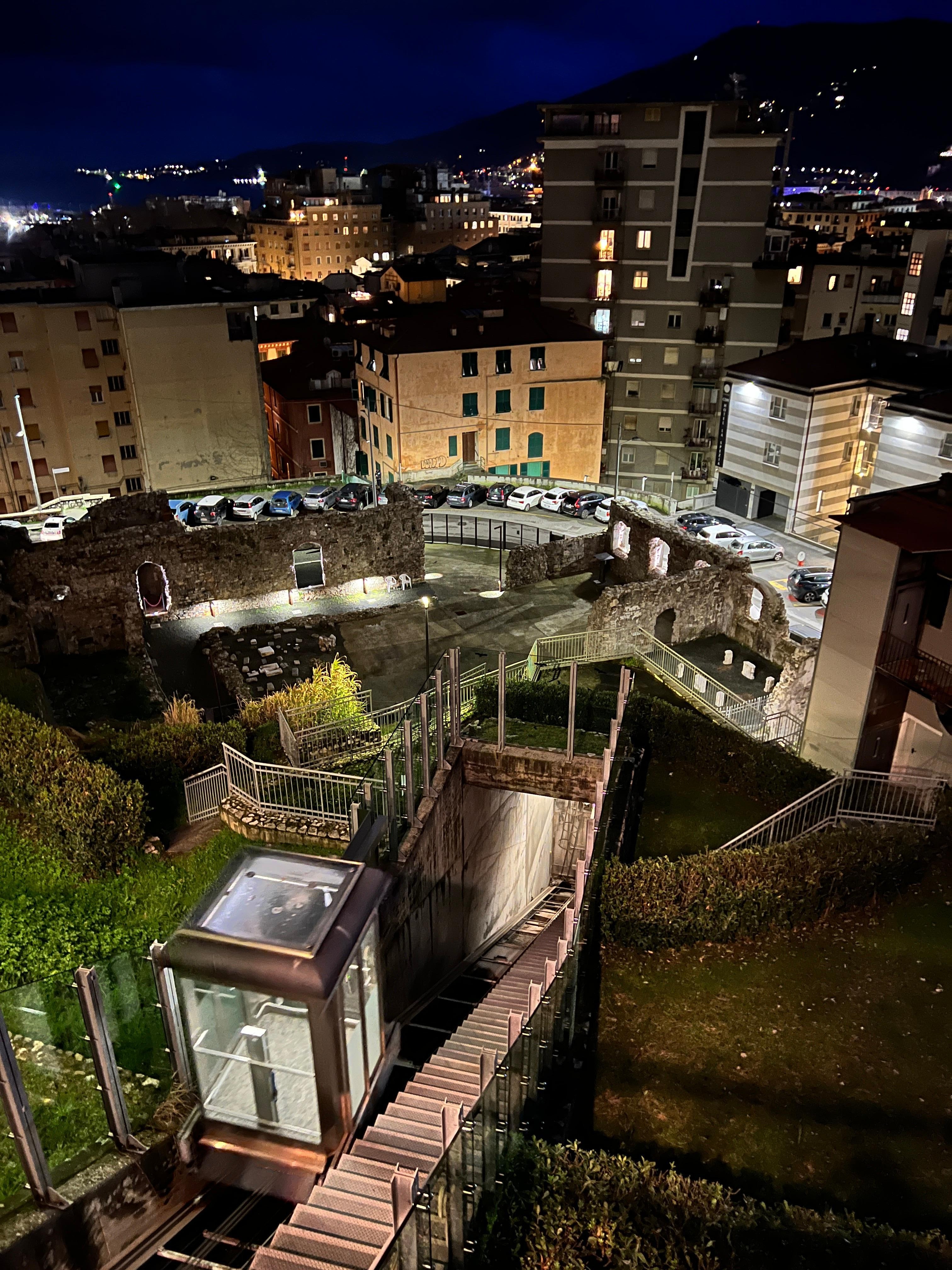 Vista al hotel desde el castillo.