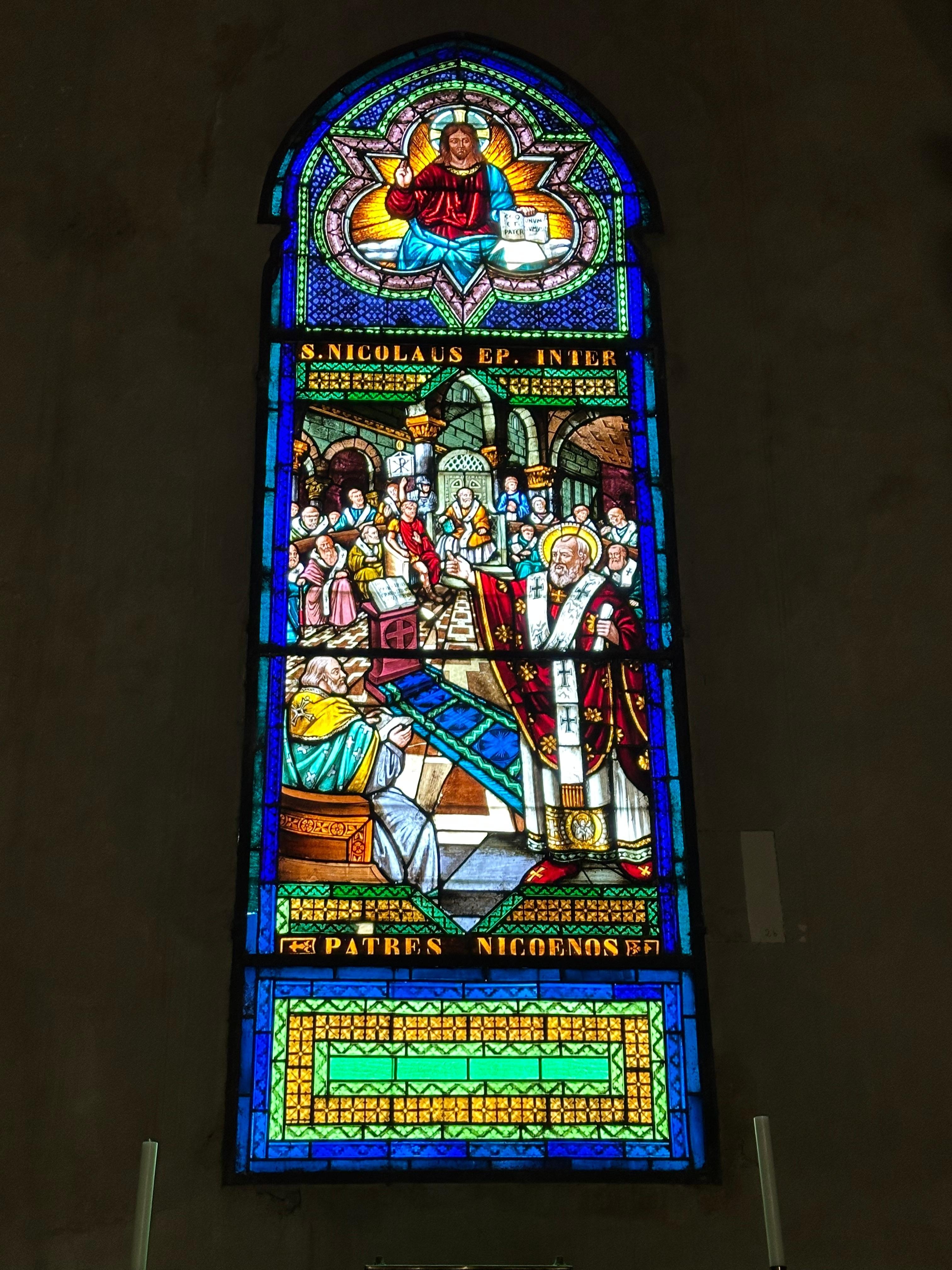 Stained glass window 