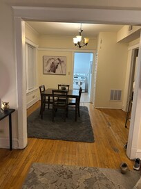 Zoom in and look at the dirty floor. Pic doesn’t match the pic in listing