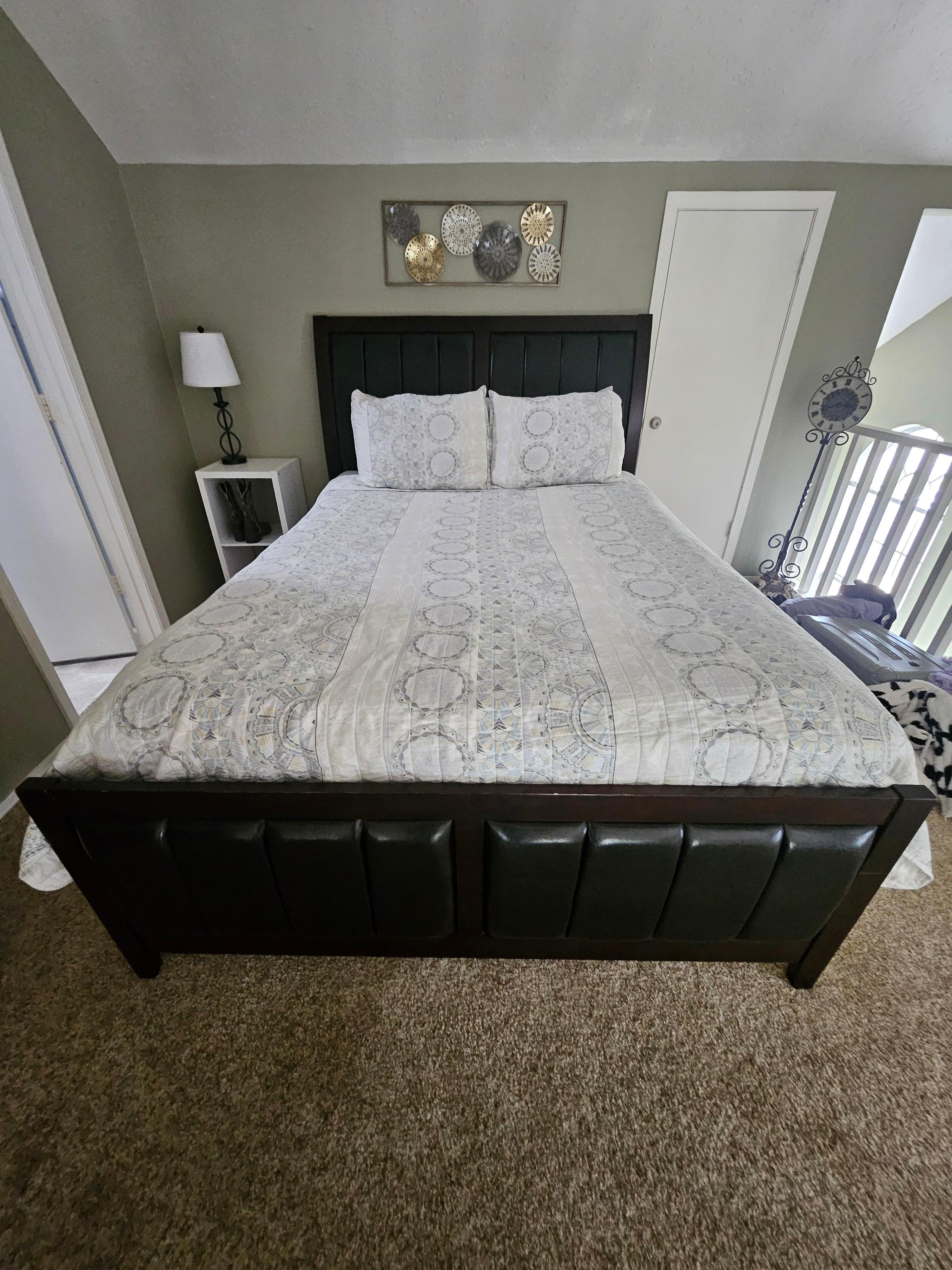 Said "queen bed"