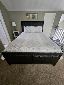 Said "queen bed"