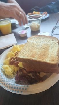 Verdadero desayuno caliente y sabroso