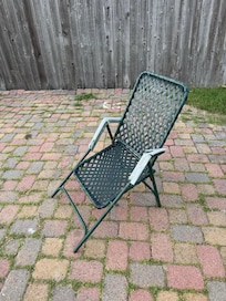 Broken lawn chair