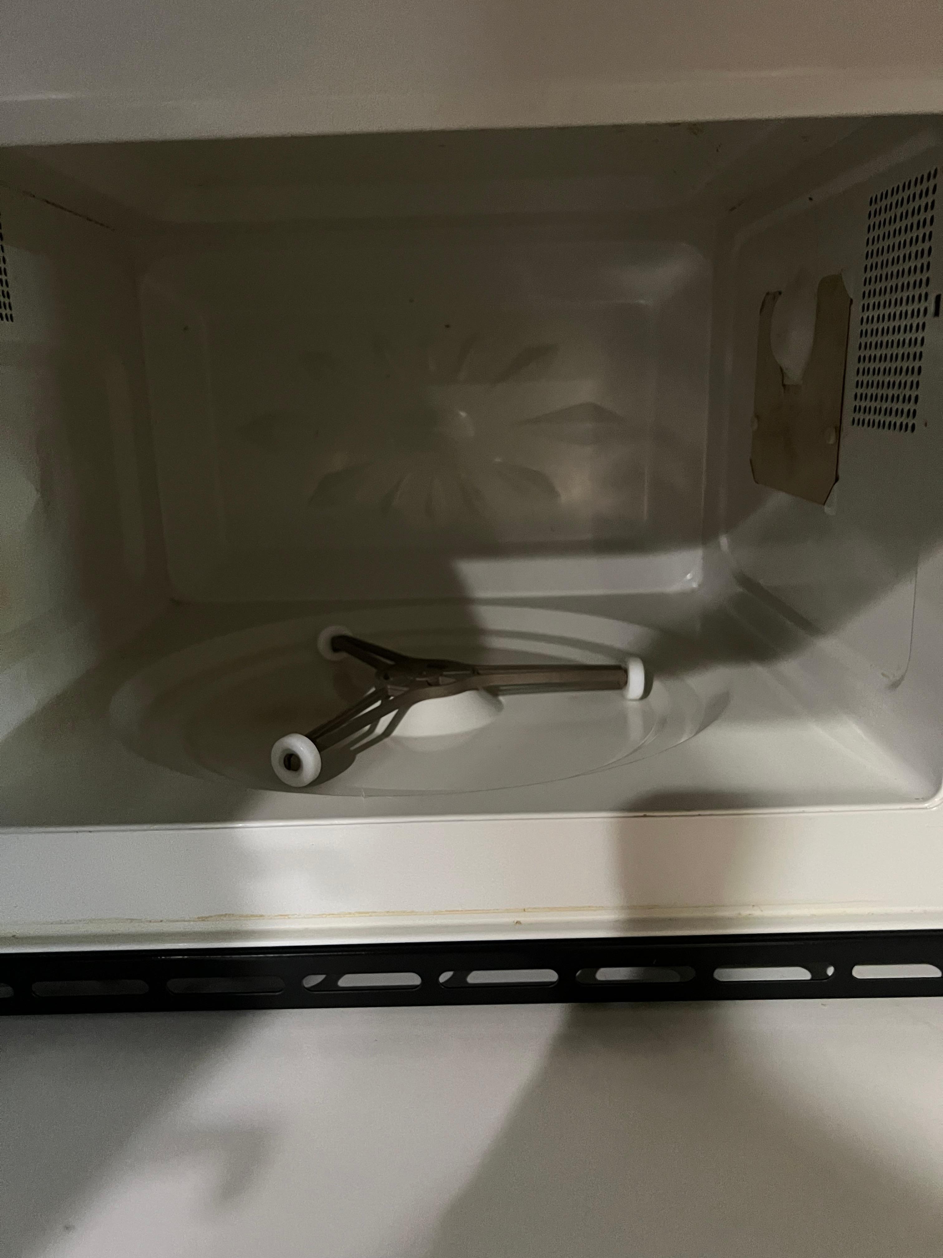 Microwave with no heat up plate