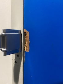 Room main door broken. Door didn’t close