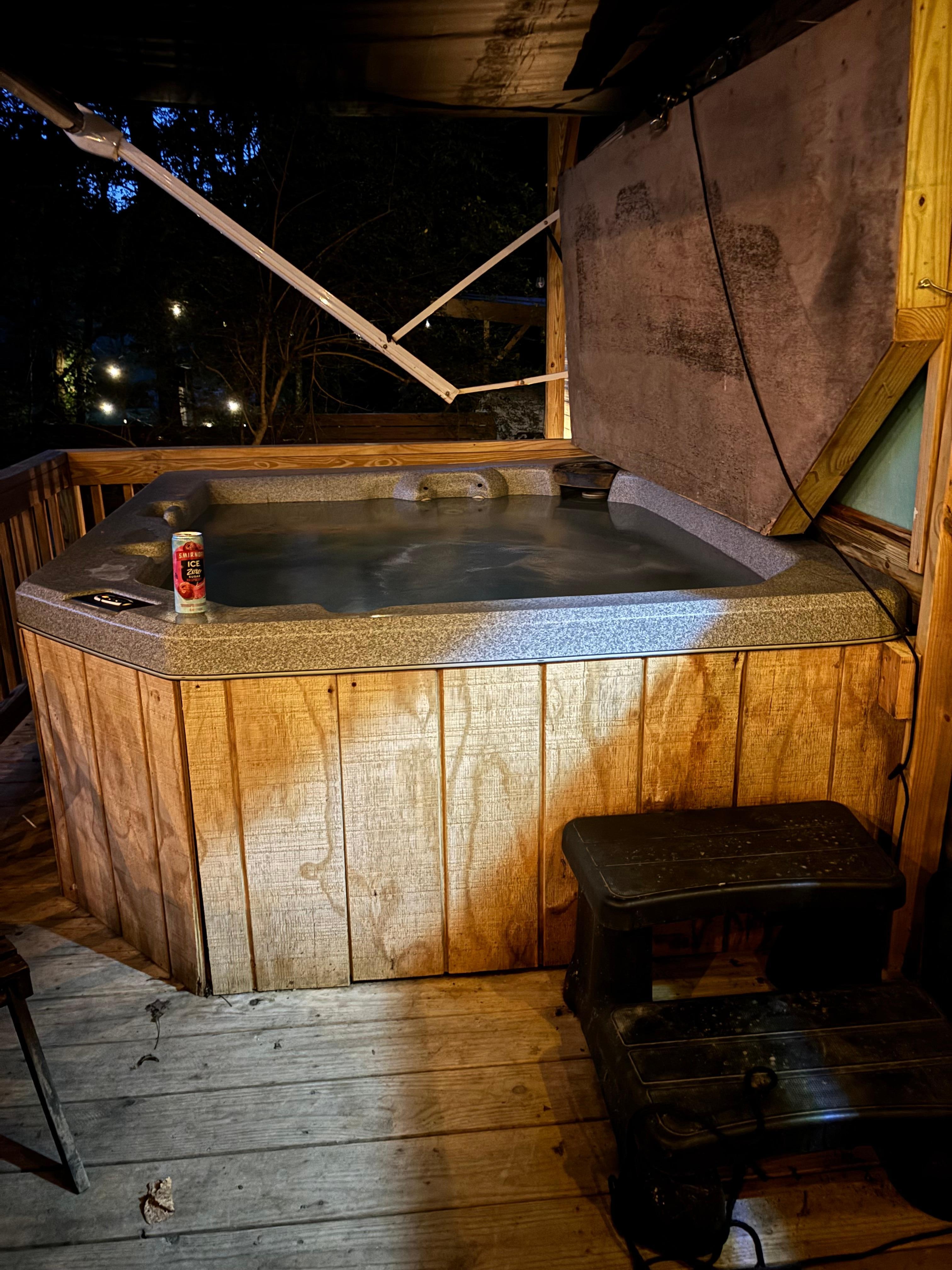 Hot tube was well maintained 