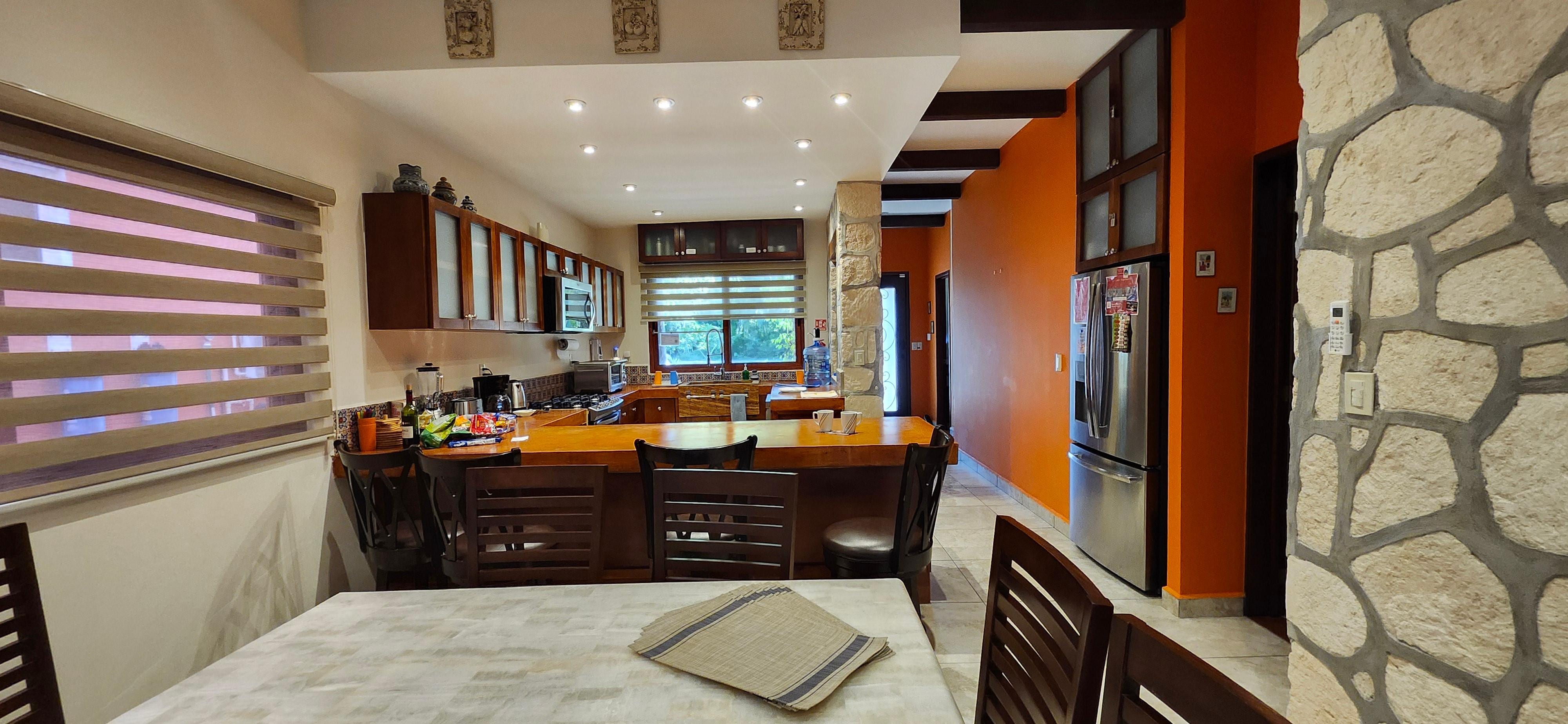 Fully equipped kitchen & spacious 