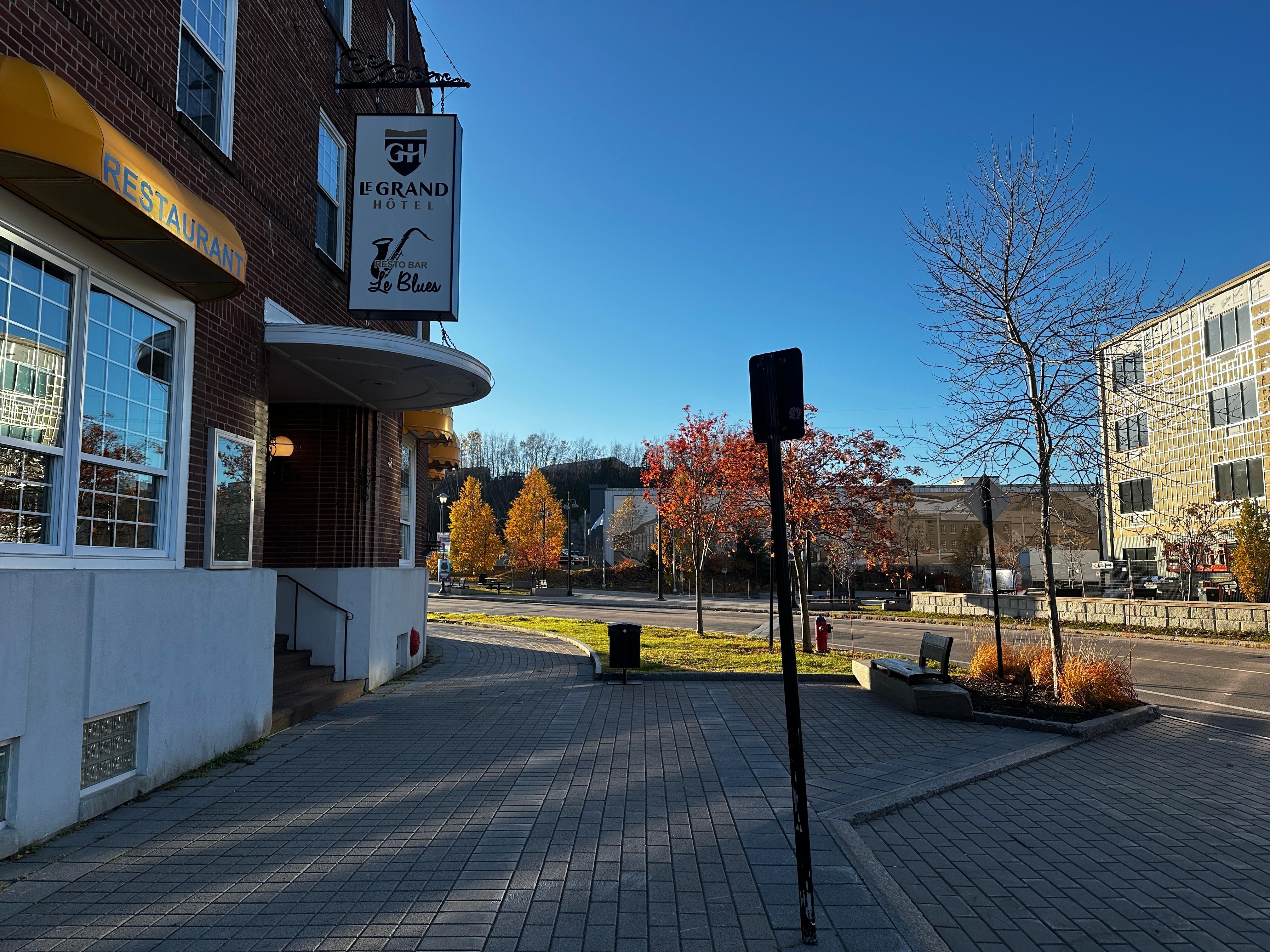 Aussenansicht von der Strasse aus