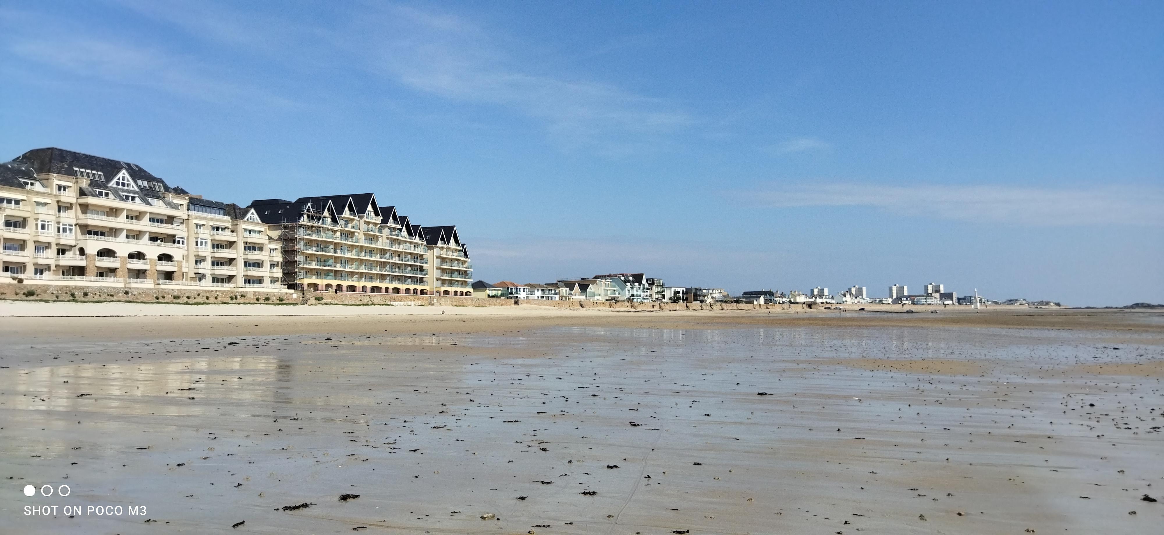 La baie en face de l'hôtel 