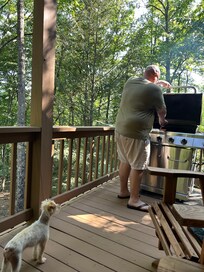 Great gas grill off the main floor patio!