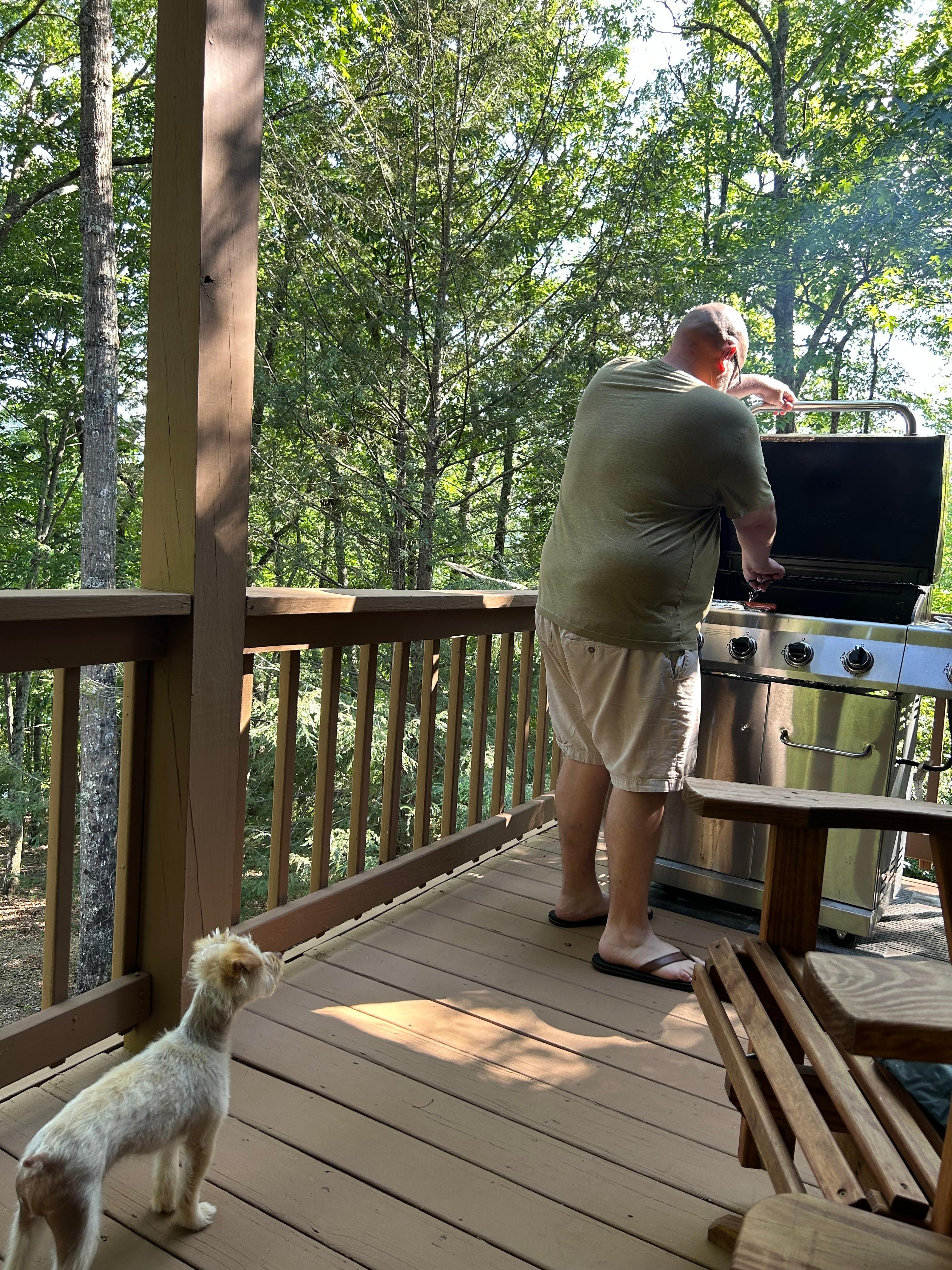 Great gas grill off the main floor patio! 