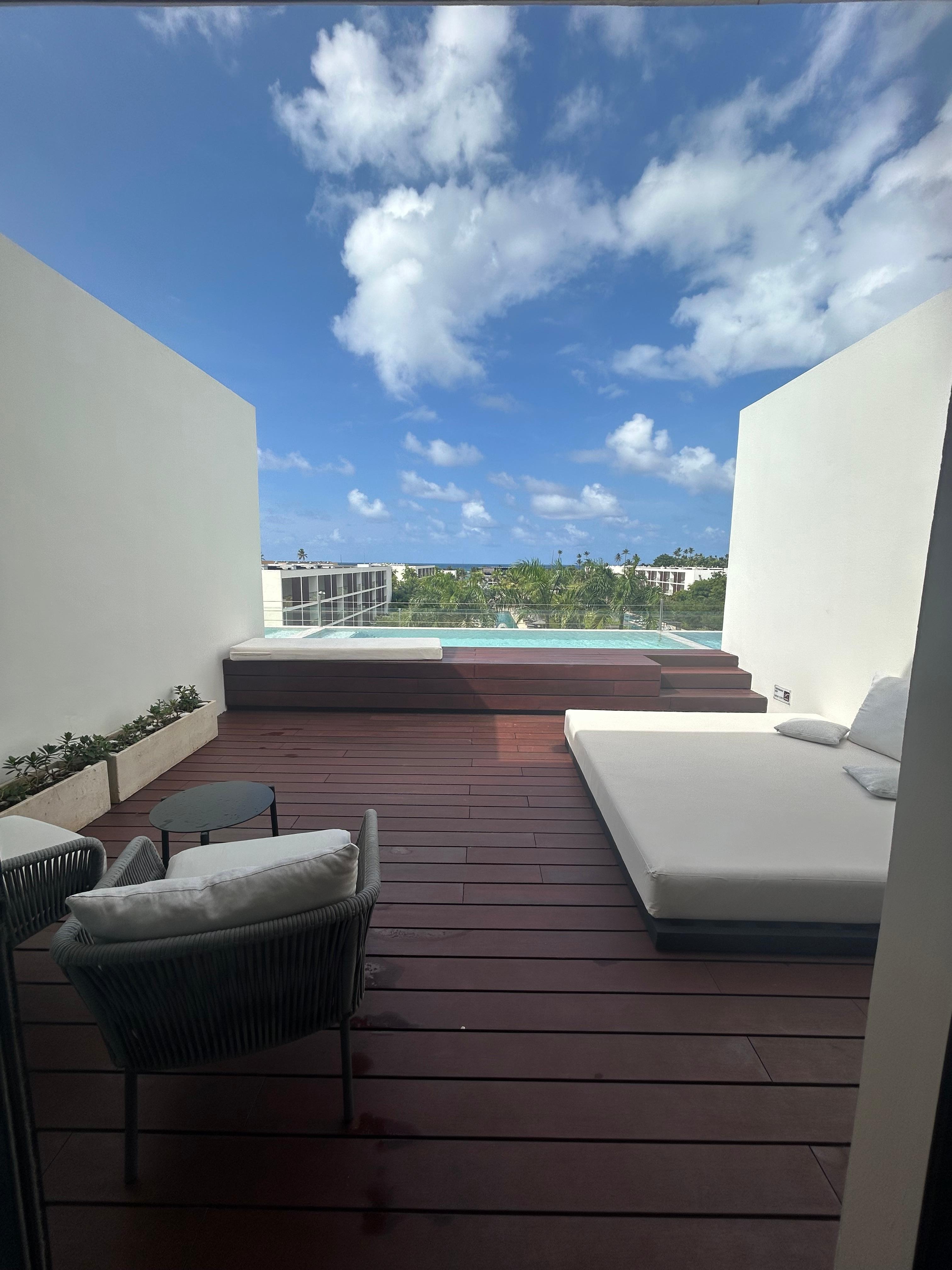Fuego suite patio