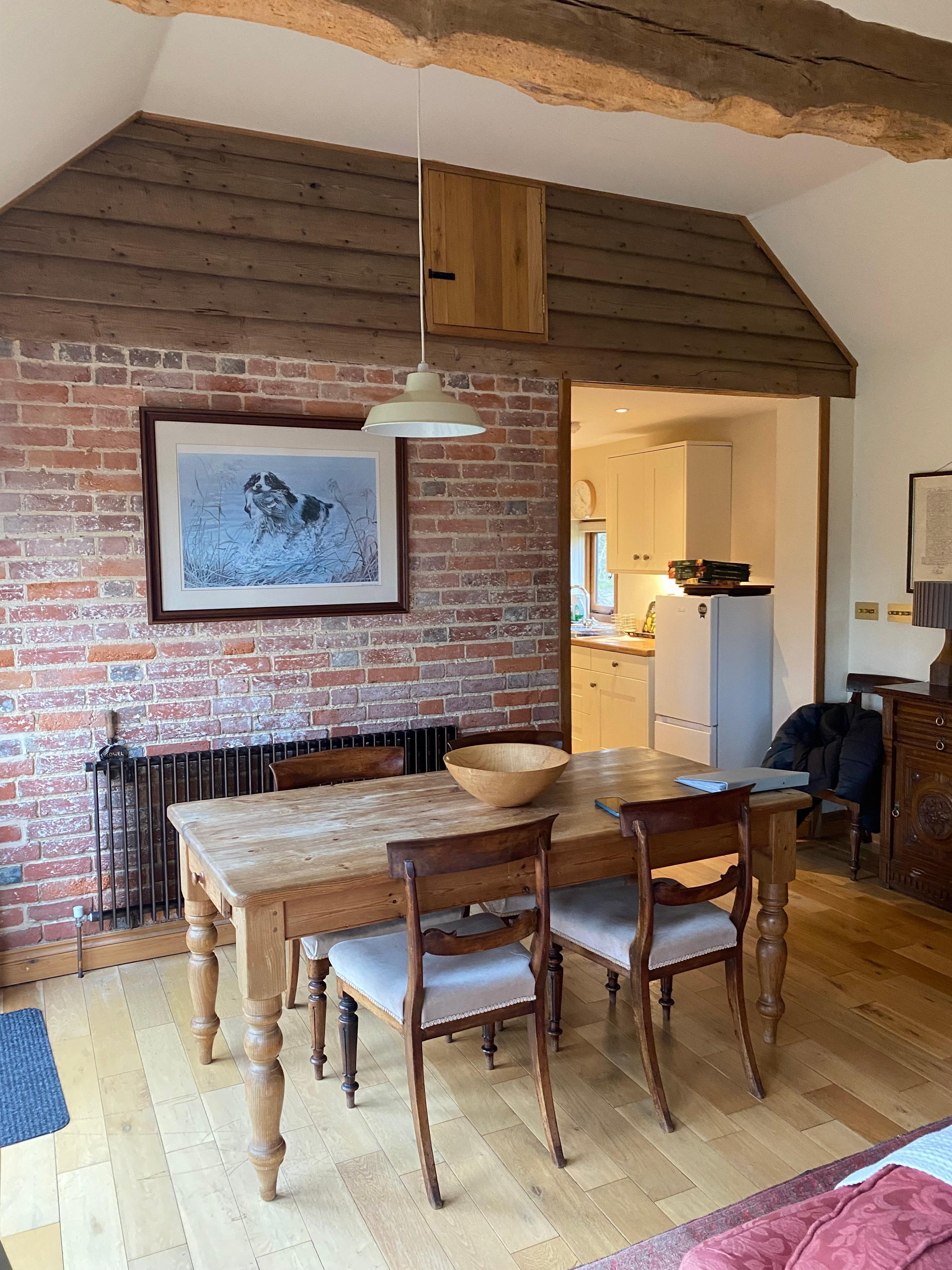 Dinning area with large table 