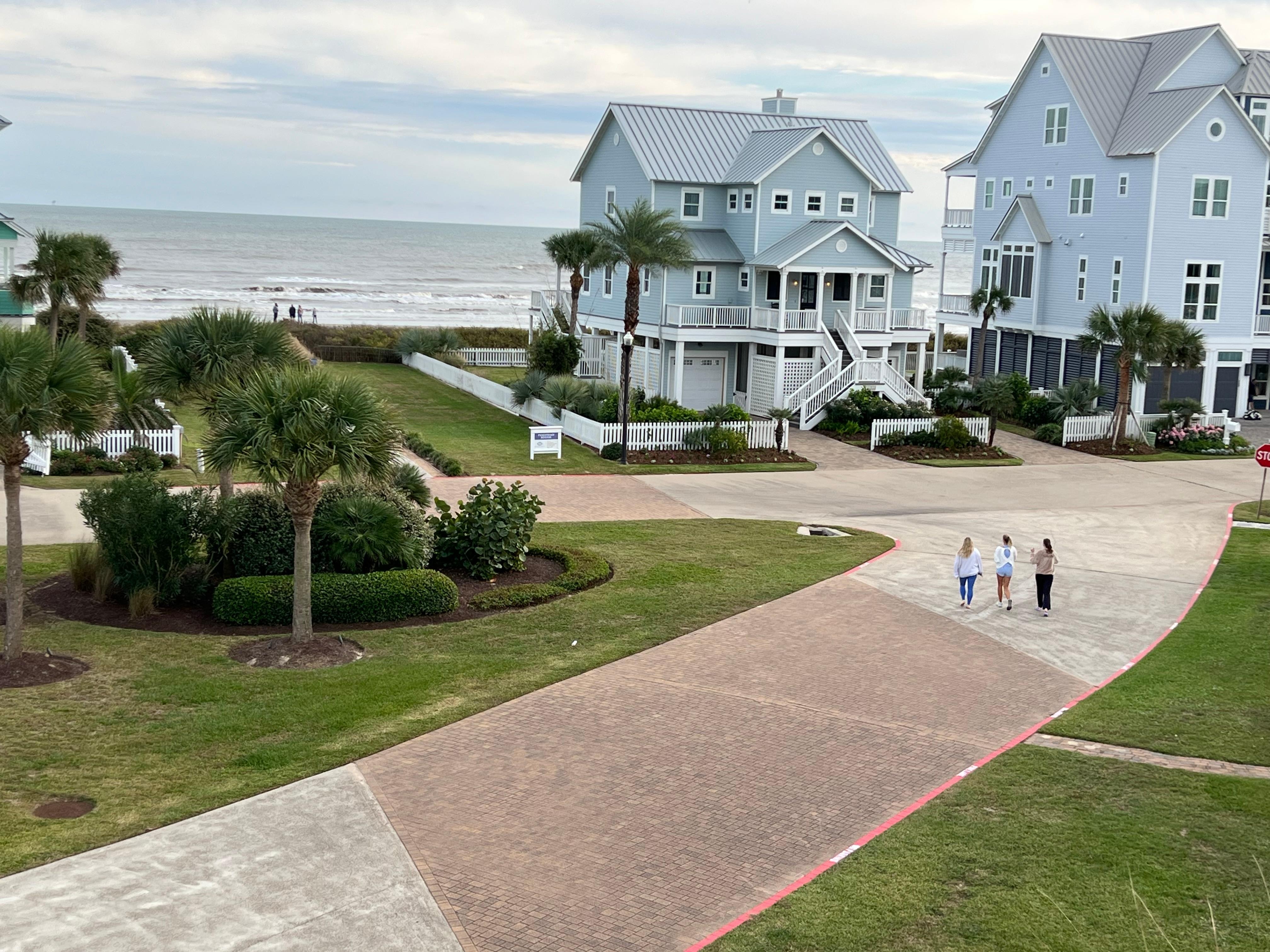 Easy walk to the beach