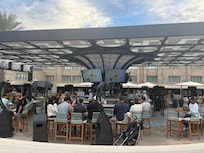 Great spot for a bite a drink & to watch the game!!