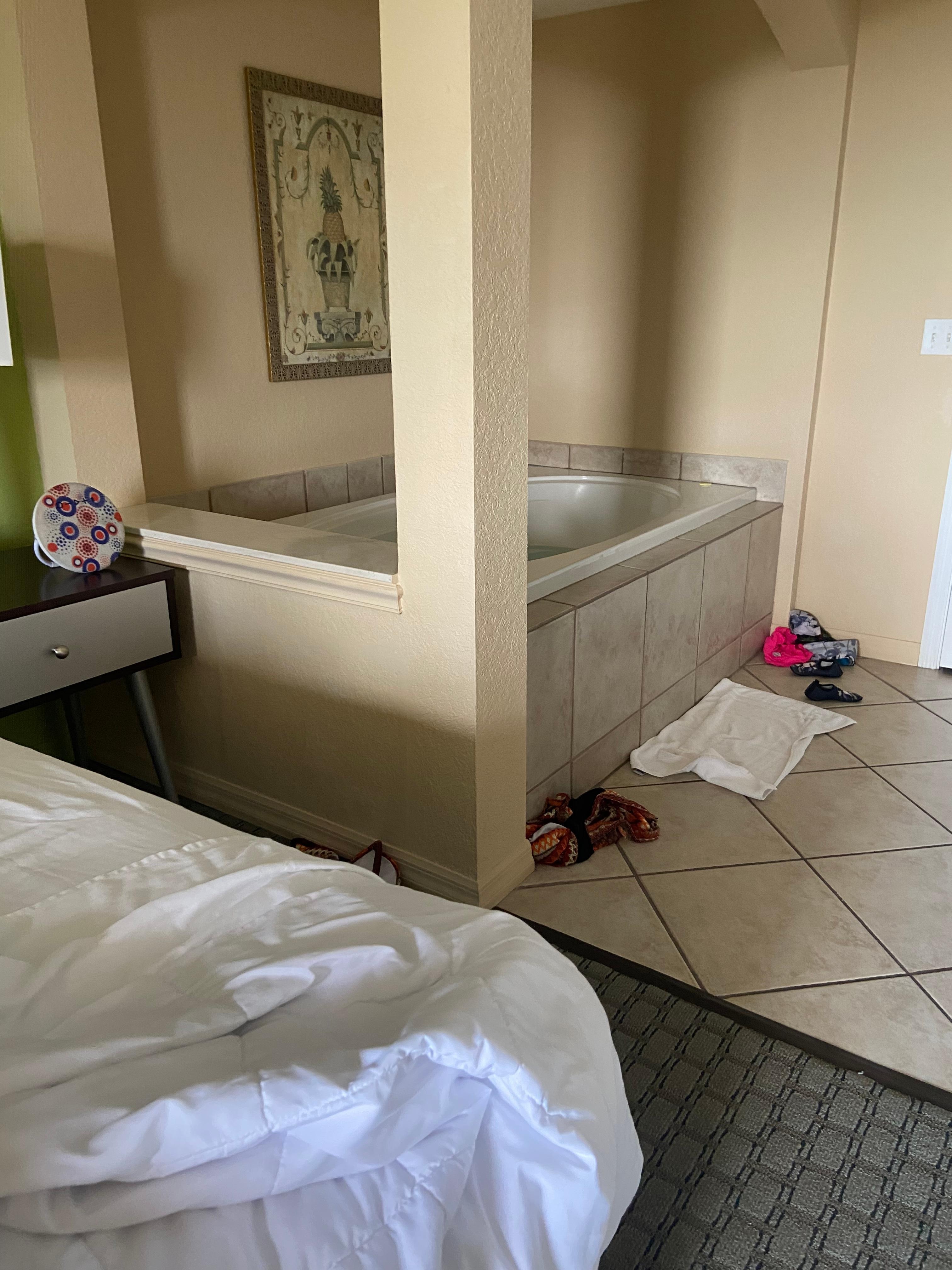 Jacuzzi tub