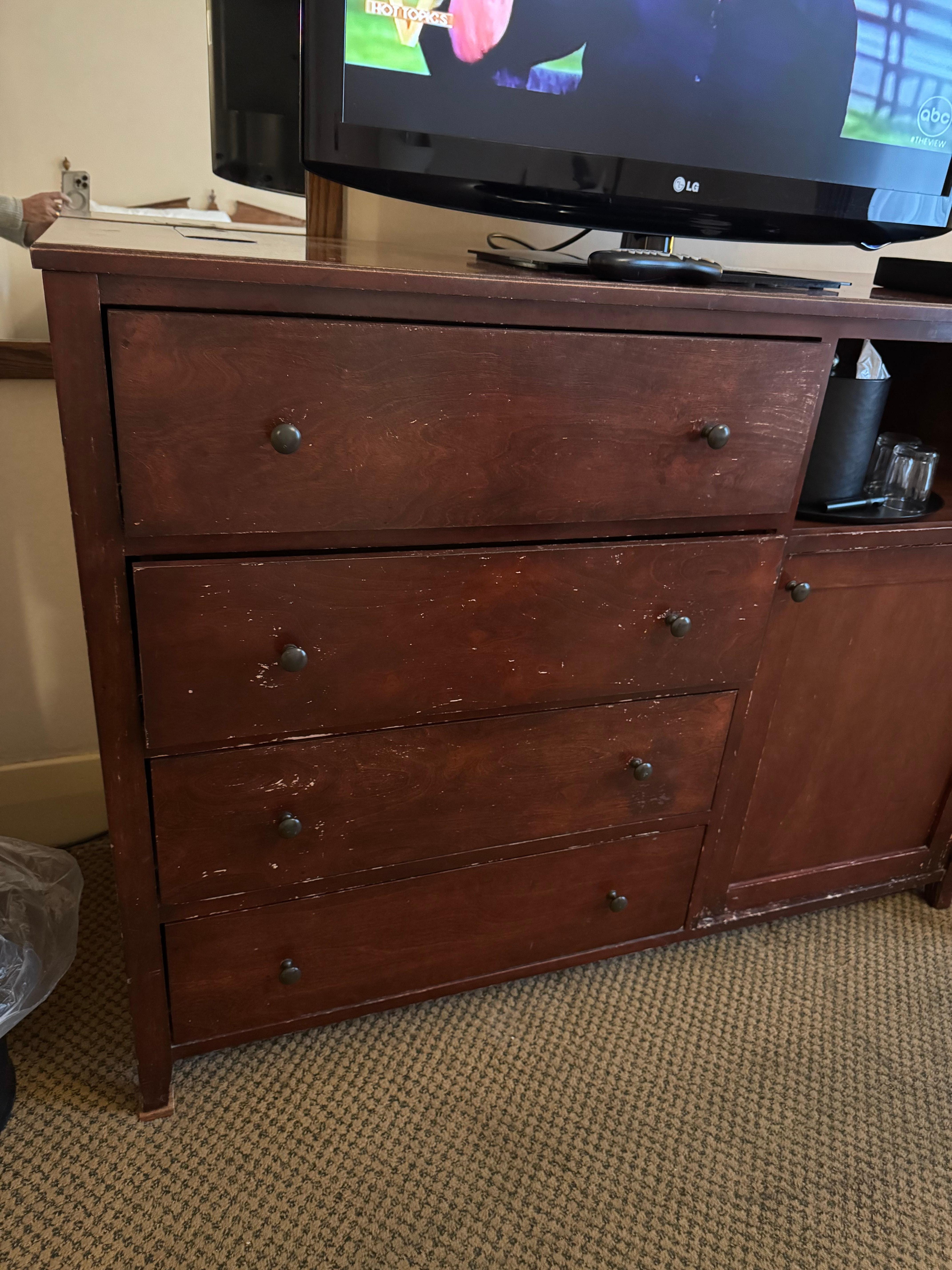 Scratches and staines