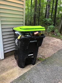 Trash can full from previous renters