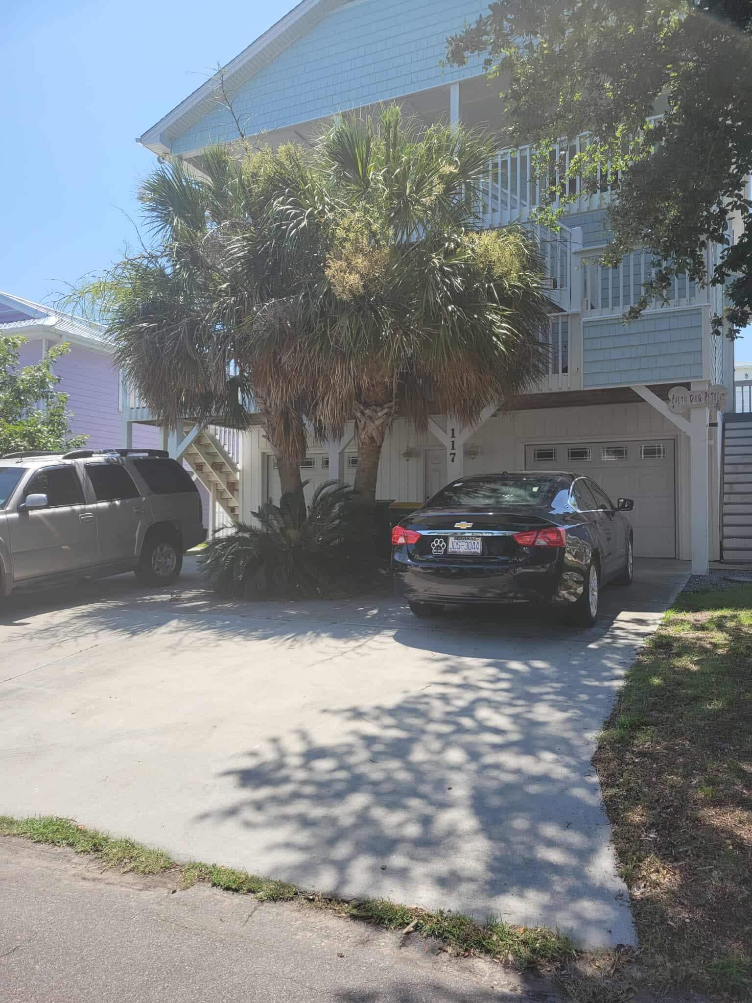 Another view of the front of the house 