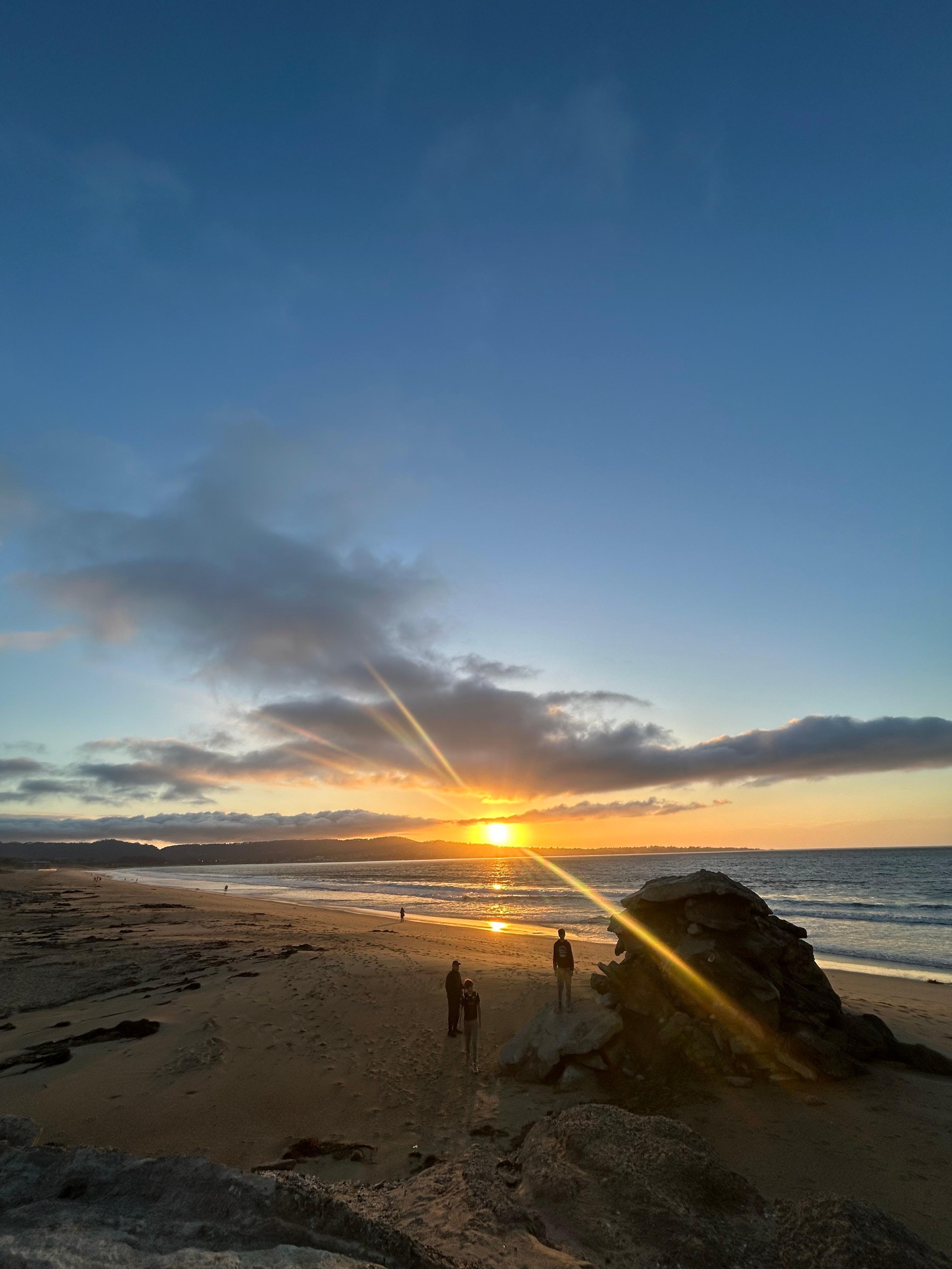 Gorgeous sunset a few minutes, and a supermarket just a few psteps from the beach