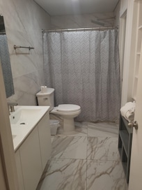 Bathroom
(1/2 bath is just a sink between bed/bathroom not a toilet/sink combo)