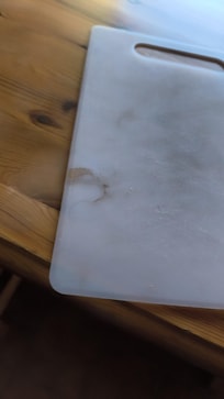 Schmutziges Schneidebrett