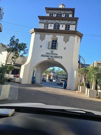Brand new hotel, bedroom are spacious big screen size TV ,nice pool and jacuzzi ,all the personal are helpful from arrival to check out definitely I recommend it .
