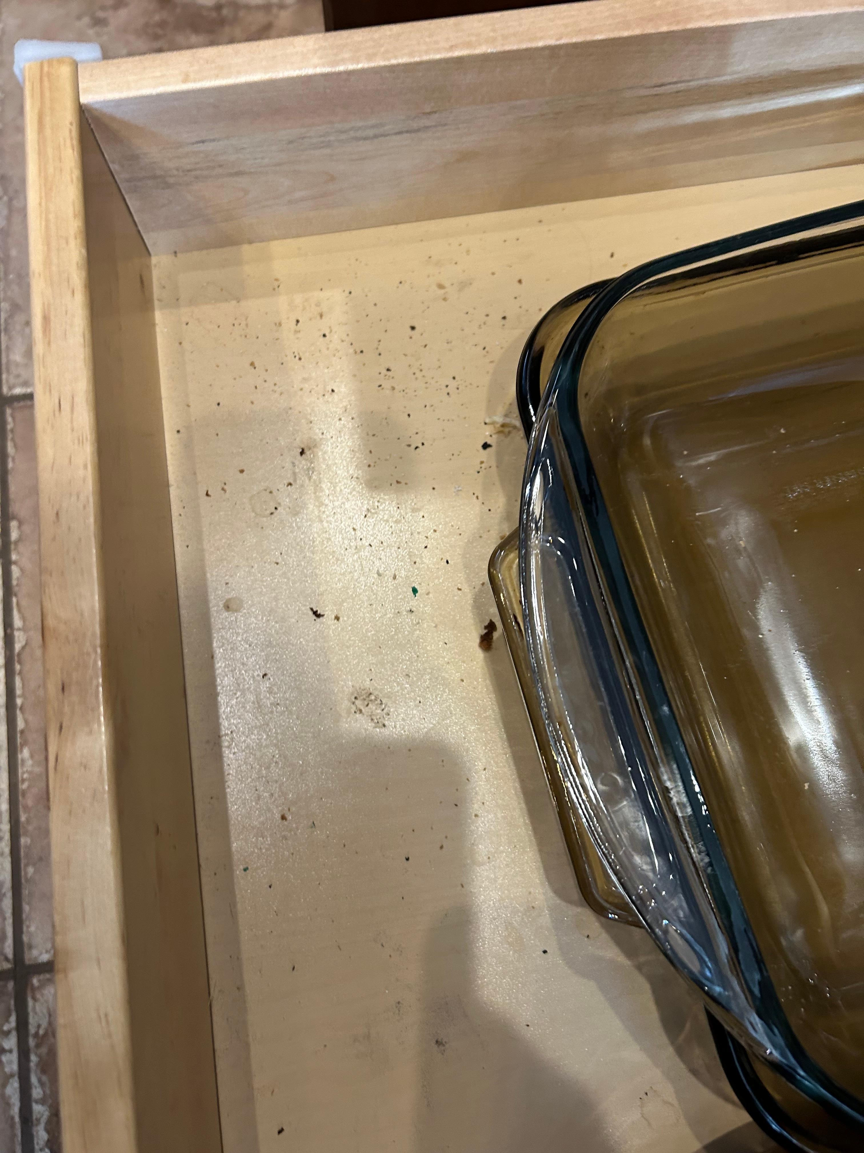 Dirty pans and drawers