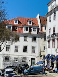 Largo santo Antonio e la facciata della B&B