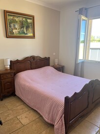 2nd double bedroom
