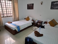 Twin room good size beds