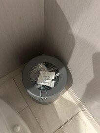 Trash can not taken out and cleaned properly